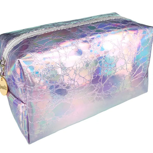  A textured makeup bag with a holographic effect, featuring a zipper closure, spacious interior, and a color-shifting design, perfect for storing makeup, brushes, and beauty essentials.